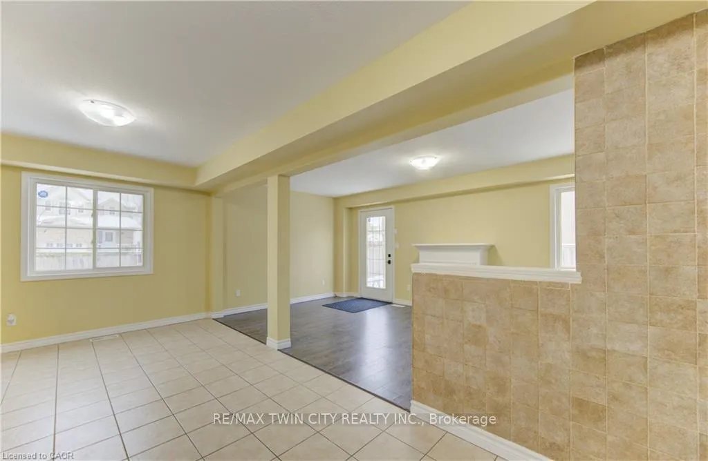 Photo 23 of 40 Red Clover Street E, Kitchener — HOMEH