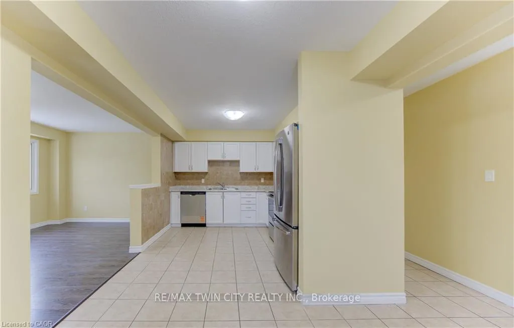 Photo 24 of 40 Red Clover Street E, Kitchener — HOMEH