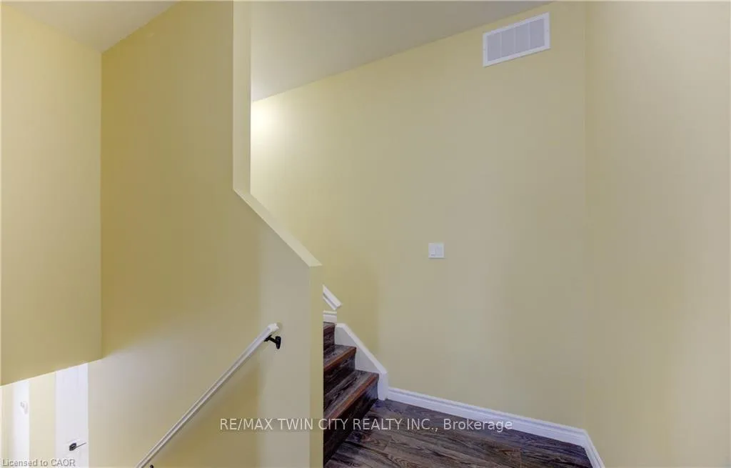 Photo 29 of 40 Red Clover Street E, Kitchener — HOMEH
