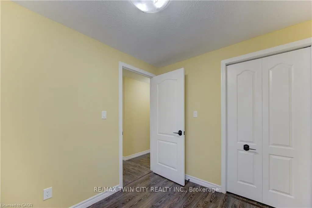 Photo 31 of 40 Red Clover Street E, Kitchener — HOMEH