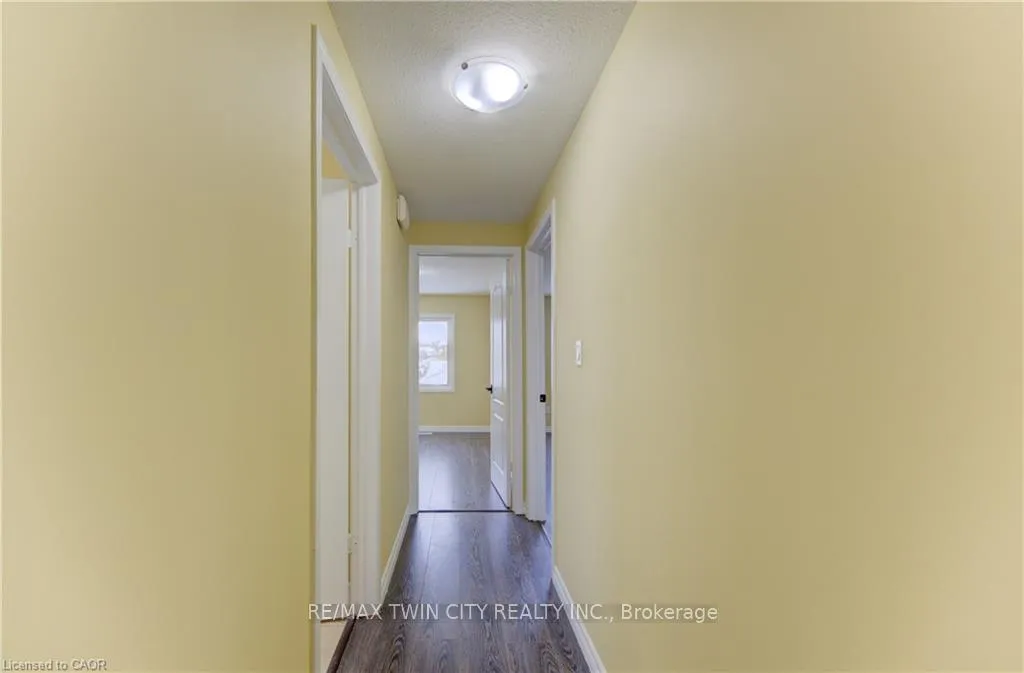 Photo 32 of 40 Red Clover Street E, Kitchener — HOMEH