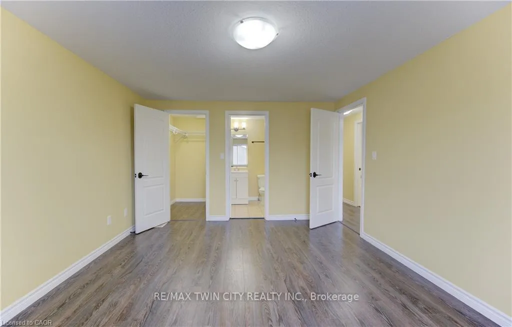 Photo 38 of 40 Red Clover Street E, Kitchener — HOMEH