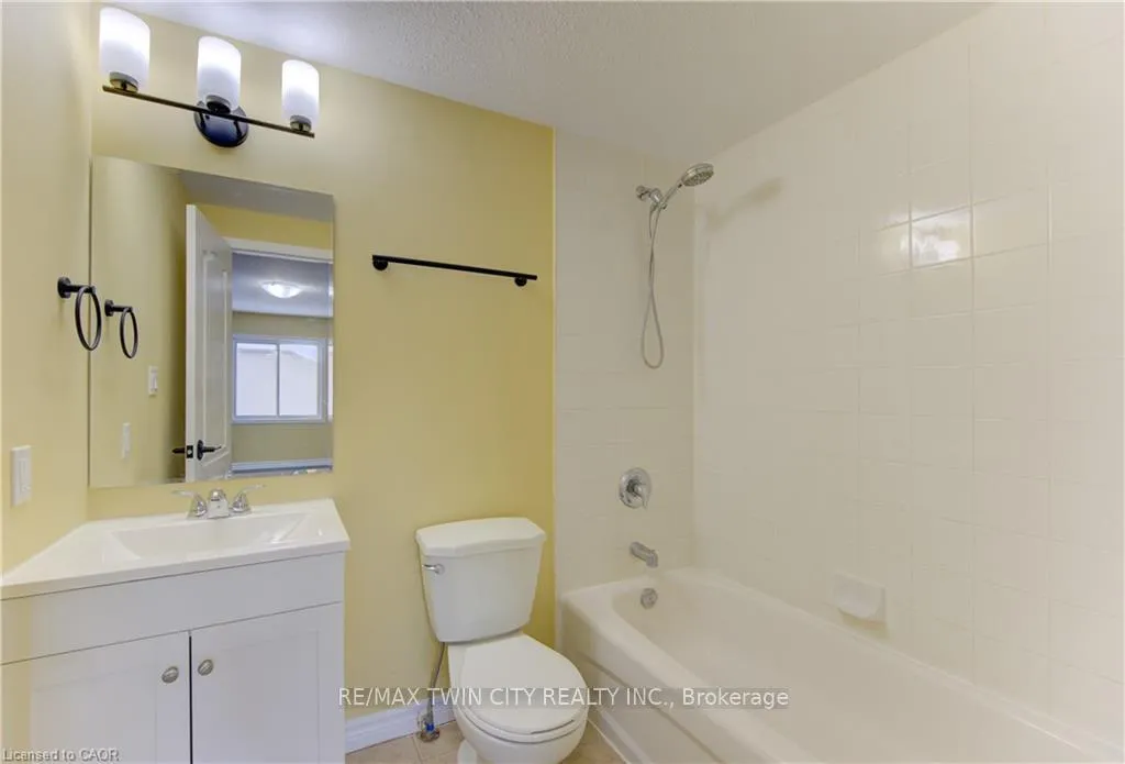 Photo 39 of 40 Red Clover Street E, Kitchener — HOMEH