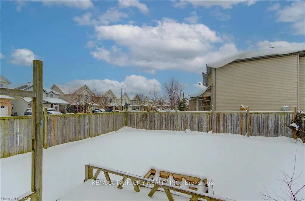 Photo 42 of 40 Red Clover Street E, Kitchener — HOMEH