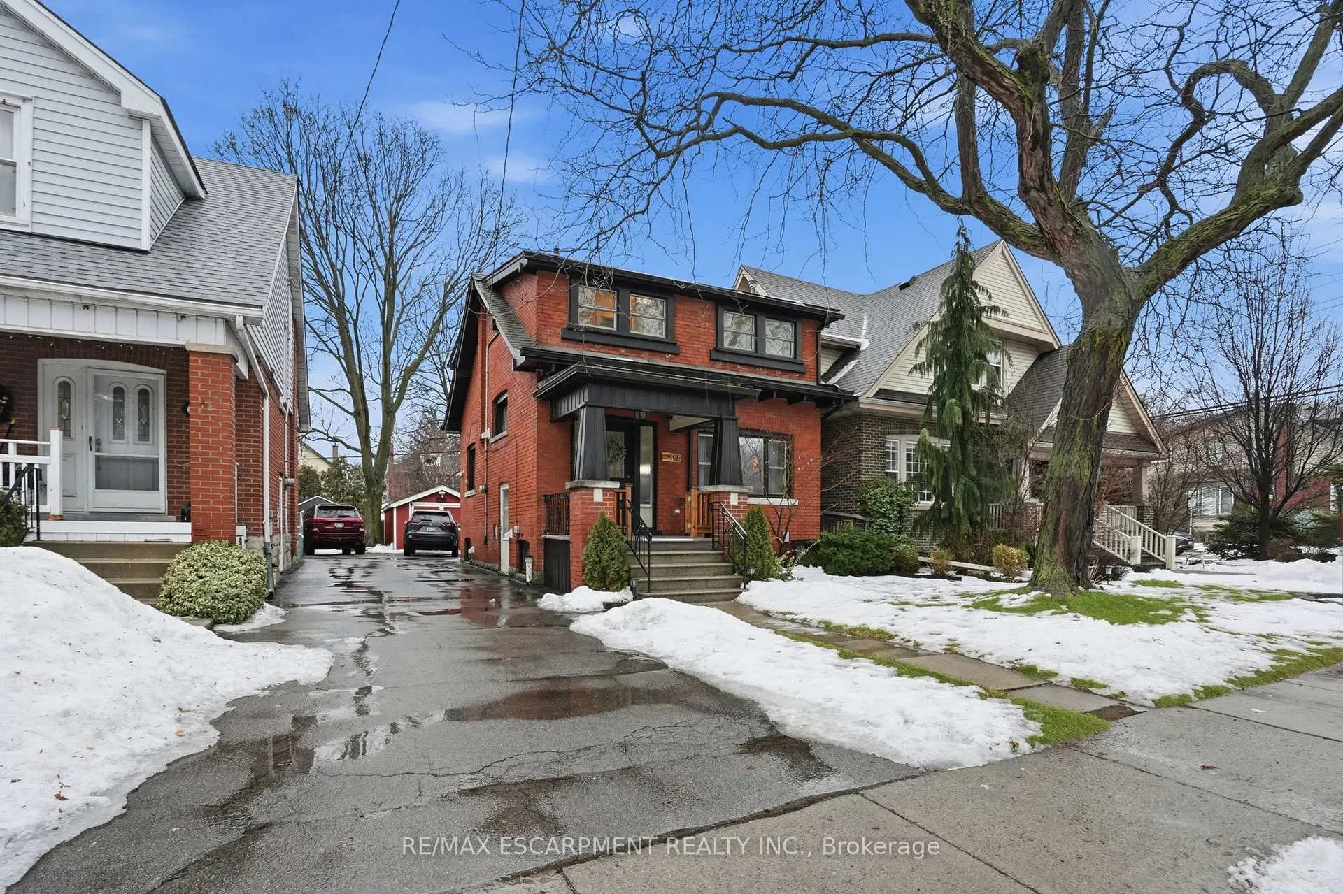 Photo 2 of 181 Grosvenor Avenue S, Hamilton, Delta — HOMEH