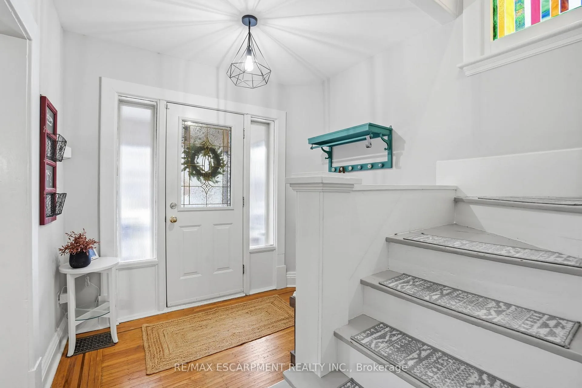 Photo 5 of 181 Grosvenor Avenue S, Hamilton, Delta — HOMEH