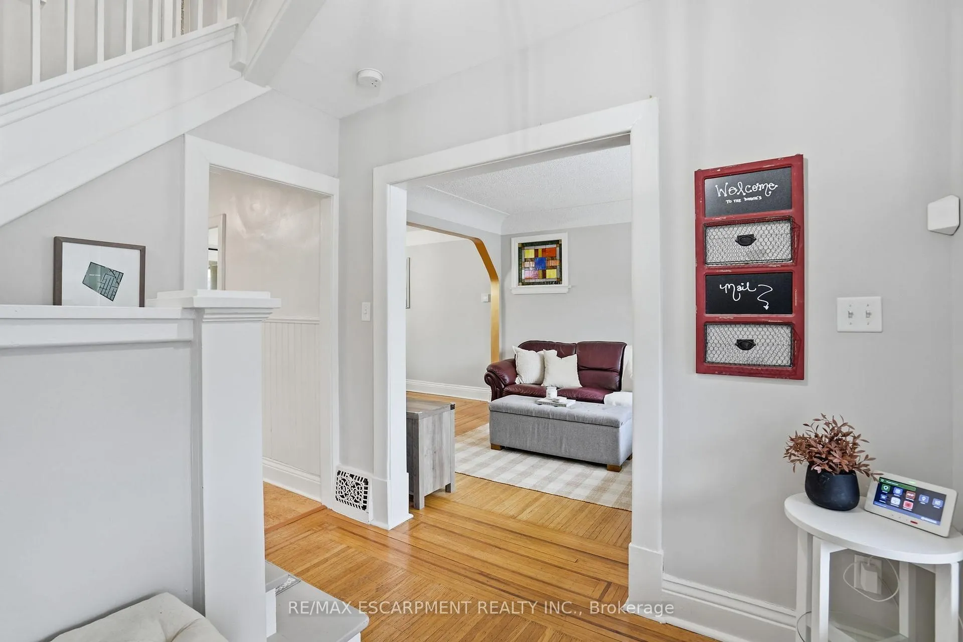 Photo 7 of 181 Grosvenor Avenue S, Hamilton, Delta — HOMEH