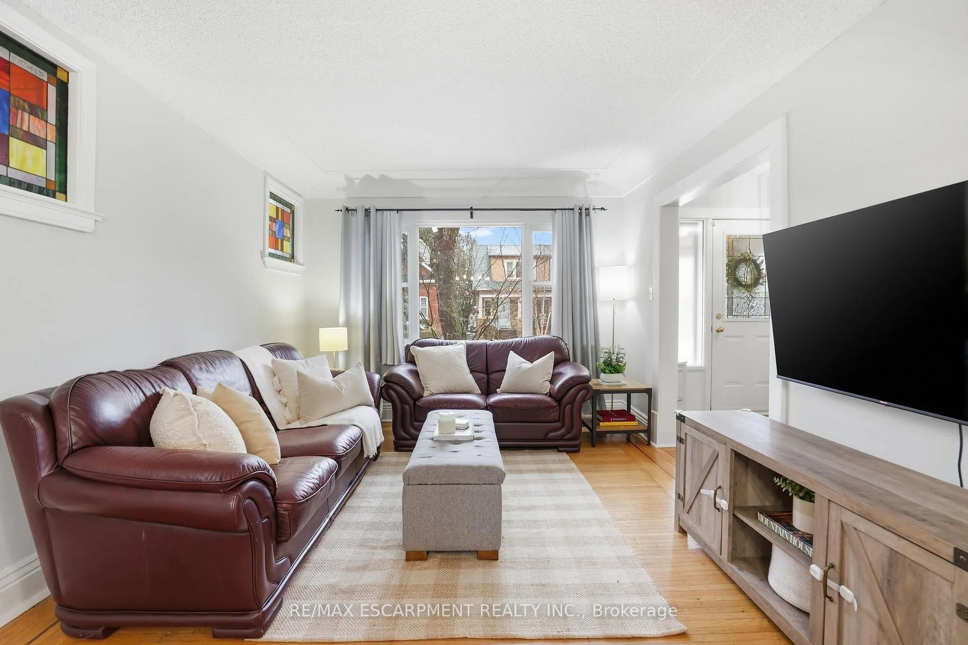 Photo 8 of 181 Grosvenor Avenue S, Hamilton, Delta — HOMEH