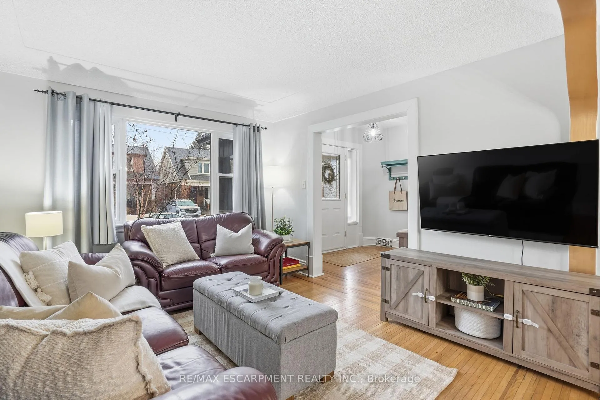 Photo 9 of 181 Grosvenor Avenue S, Hamilton, Delta — HOMEH