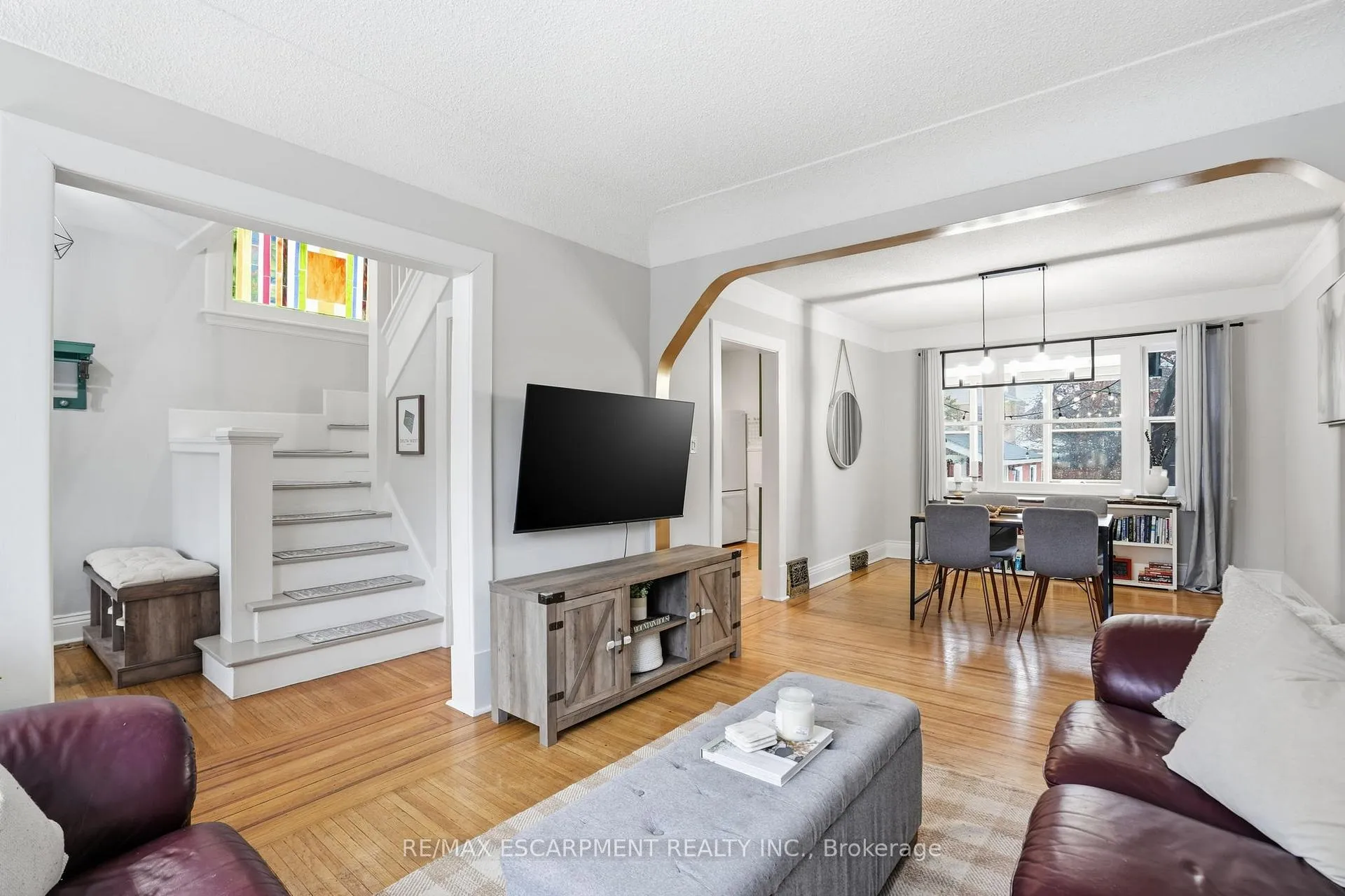 Photo 11 of 181 Grosvenor Avenue S, Hamilton, Delta — HOMEH