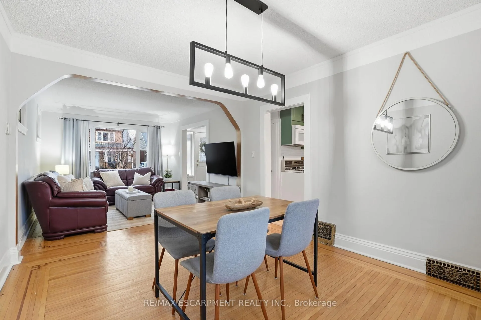 Photo 14 of 181 Grosvenor Avenue S, Hamilton, Delta — HOMEH
