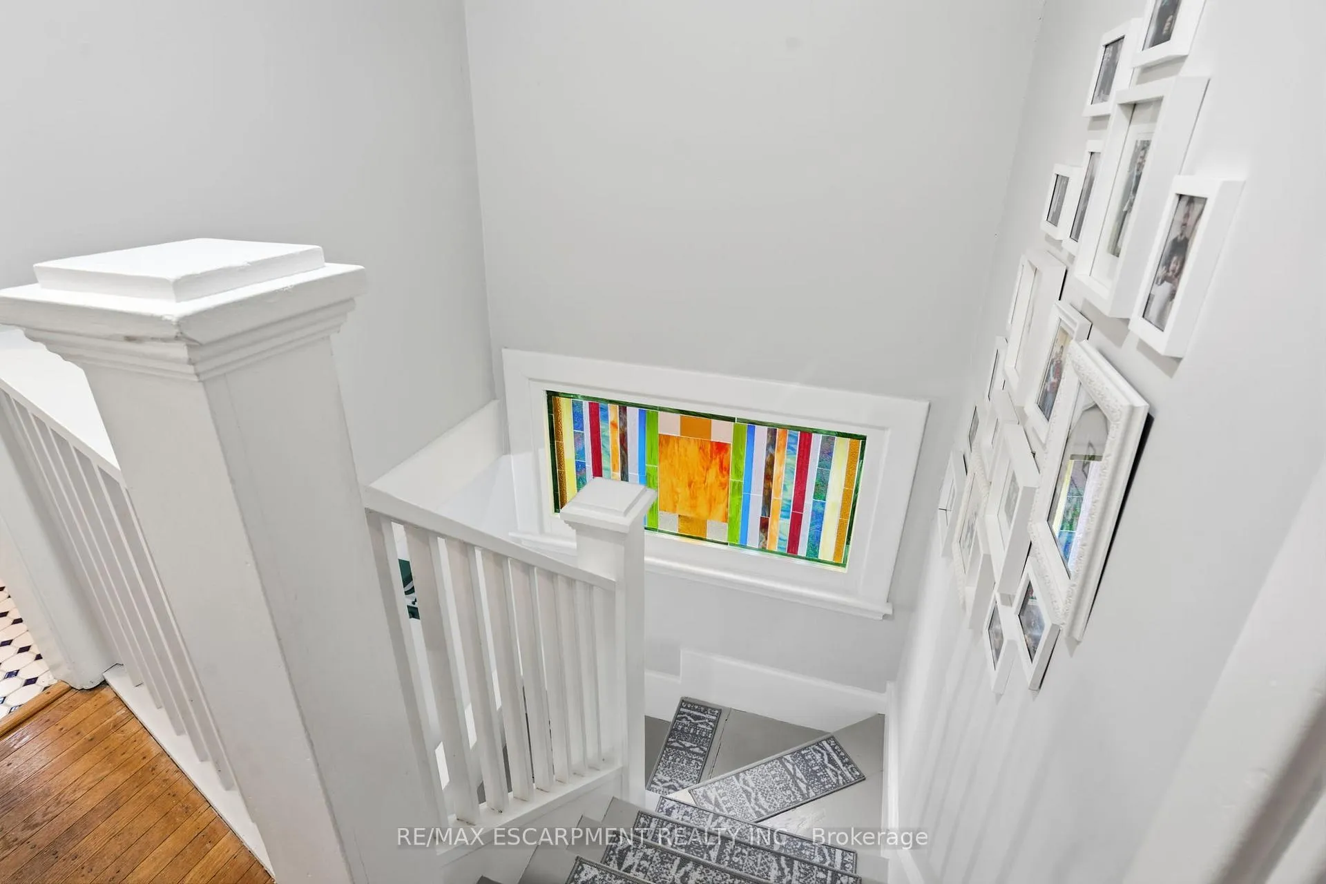 Photo 20 of 181 Grosvenor Avenue S, Hamilton, Delta — HOMEH