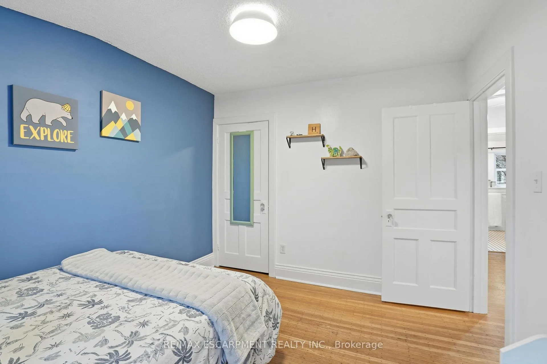 Photo 28 of 181 Grosvenor Avenue S, Hamilton, Delta — HOMEH