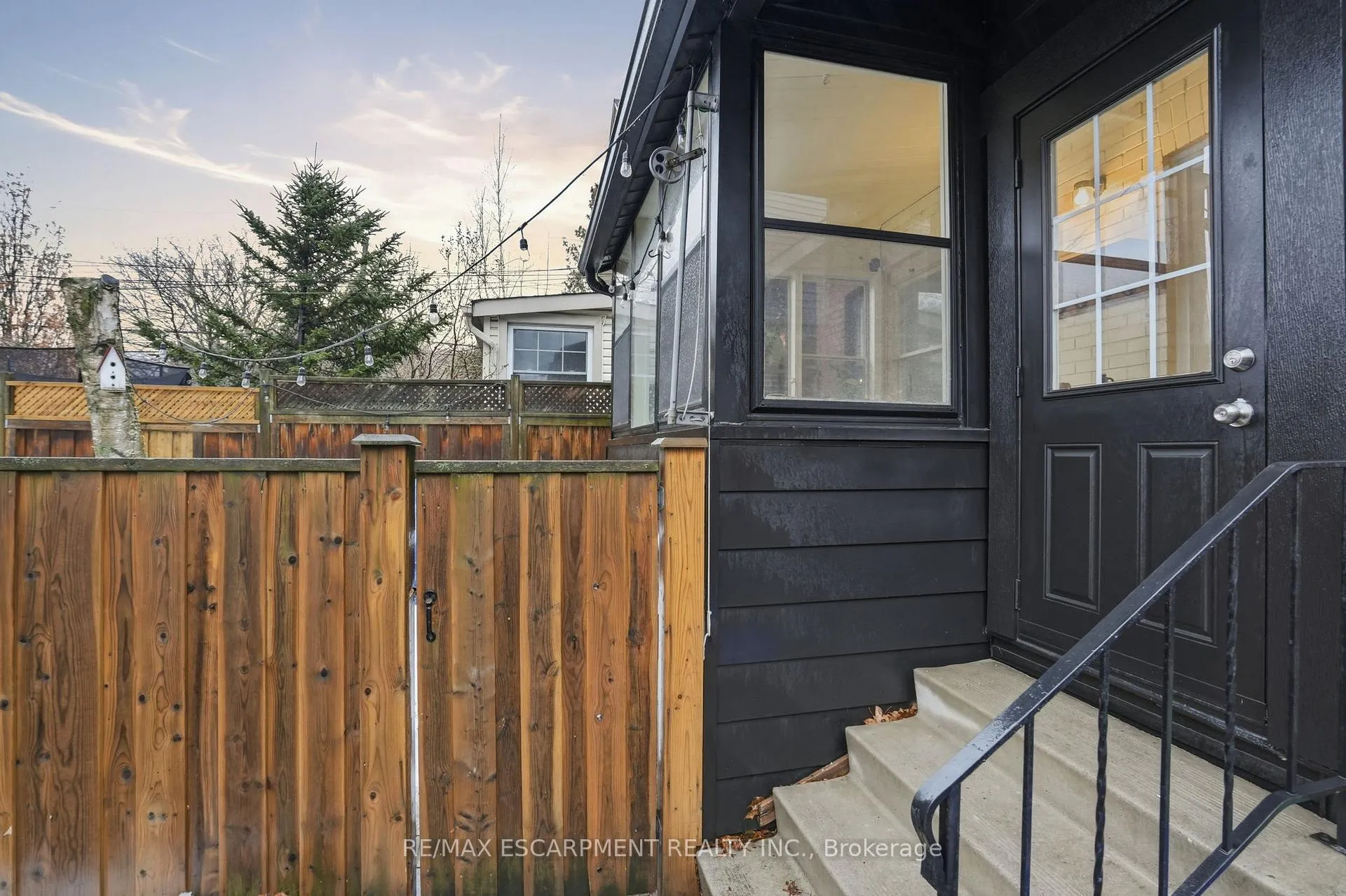 Photo 44 of 181 Grosvenor Avenue S, Hamilton, Delta — HOMEH