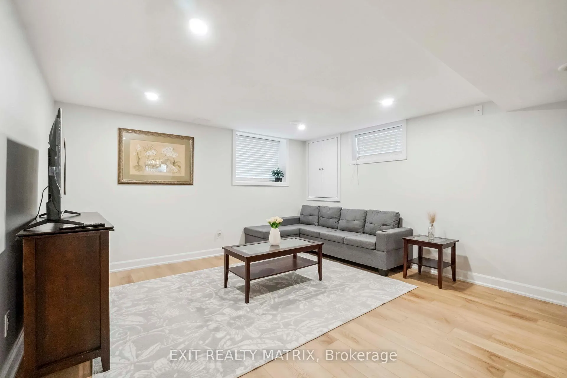 Photo 3 of Unit B, 848 Willow Avenue, Ottawa, Chatelaine Village — HOMEH