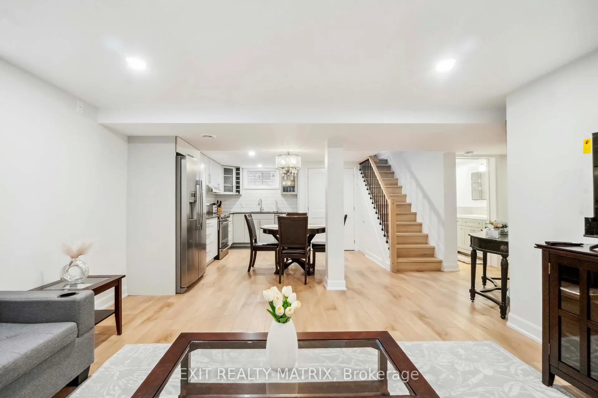 Photo 6 of Unit B, 848 Willow Avenue, Ottawa, Chatelaine Village — HOMEH