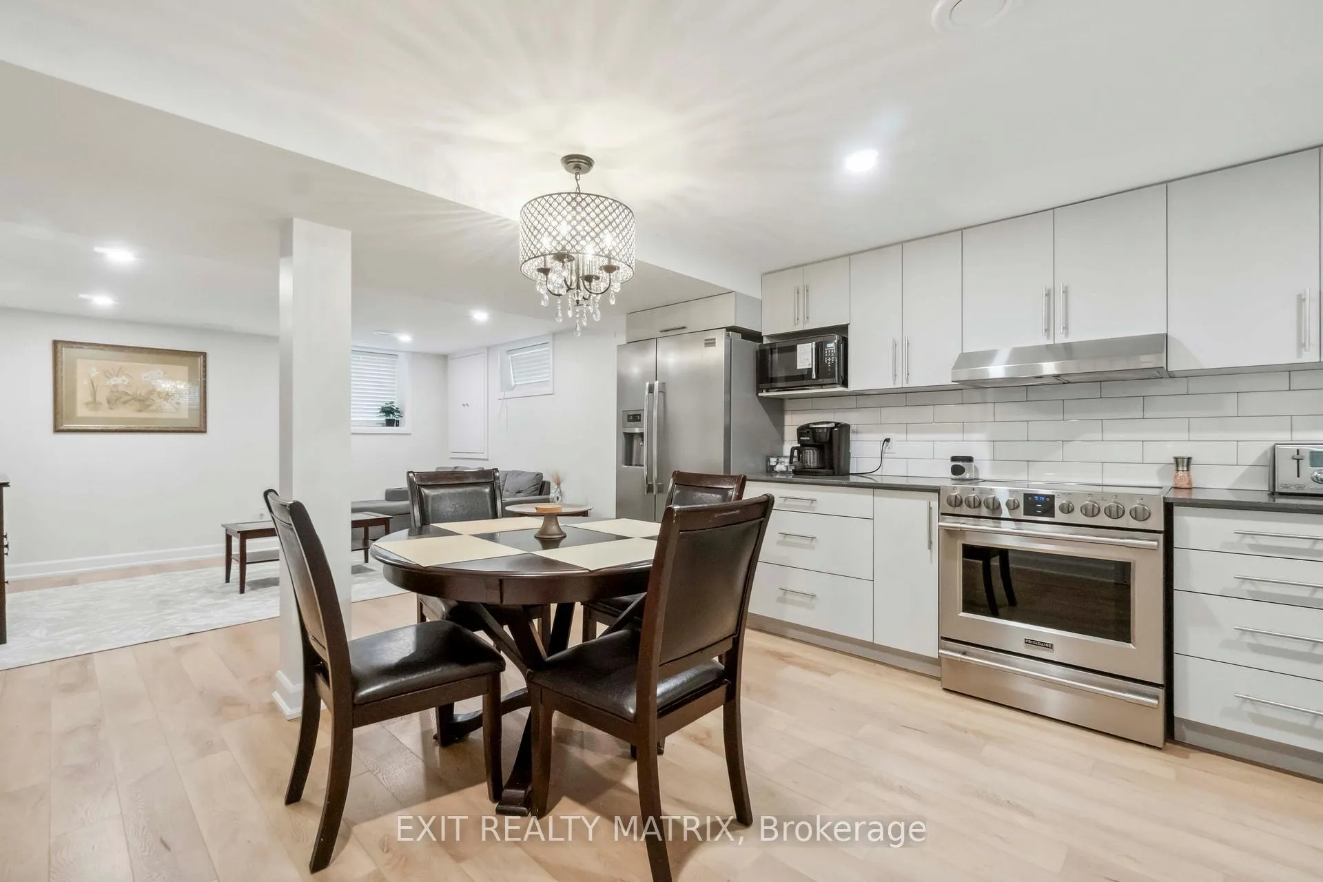 Photo 9 of Unit B, 848 Willow Avenue, Ottawa, Chatelaine Village — HOMEH