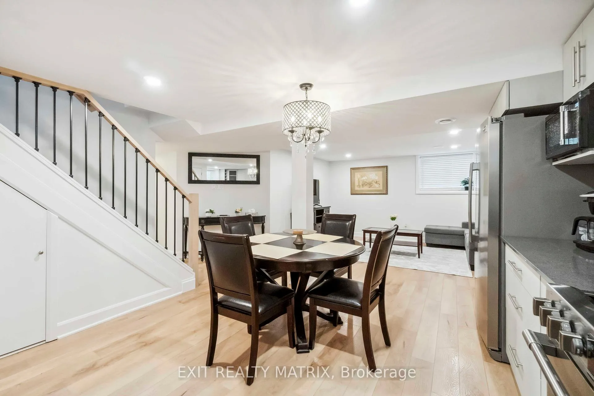 Photo 11 of Unit B, 848 Willow Avenue, Ottawa, Chatelaine Village — HOMEH