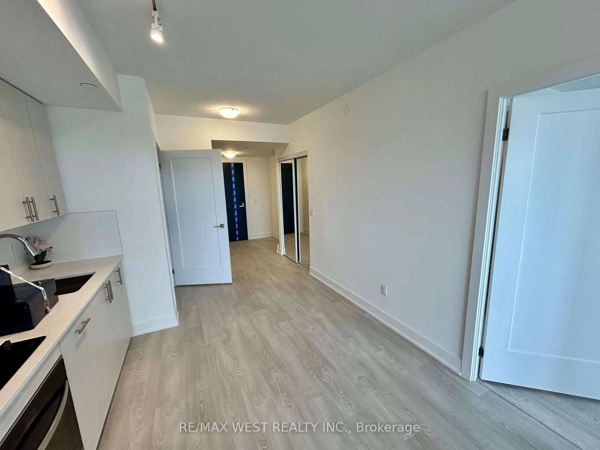 Photo 6 of Unit 1831, 2545 Simcoe Street N, Oshawa, Windfields — HOMEH