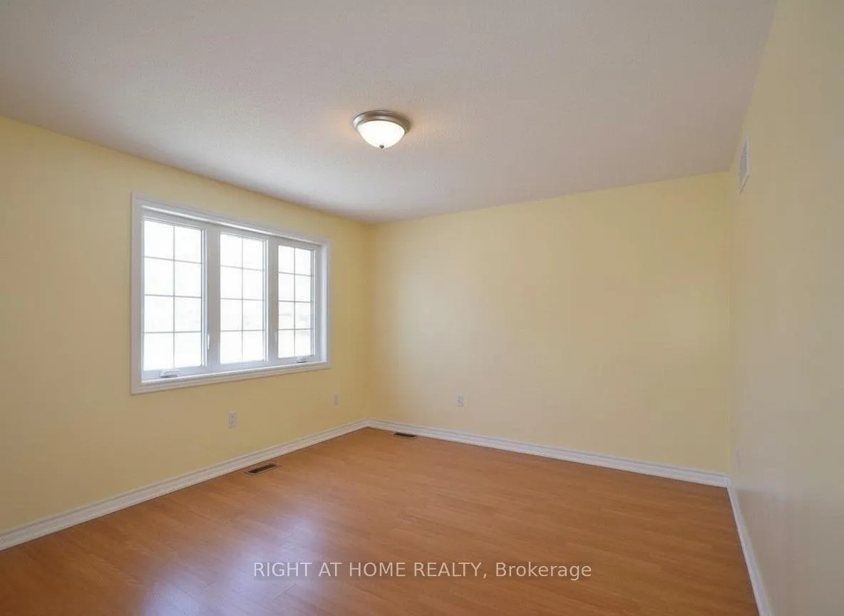 Photo 7 of Unit Upper Level, 129 Dean Avenue, Barrie, Painswick South — HOMEH