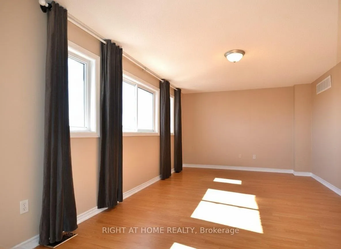 Photo 8 of Unit Upper Level, 129 Dean Avenue, Barrie, Painswick South — HOMEH