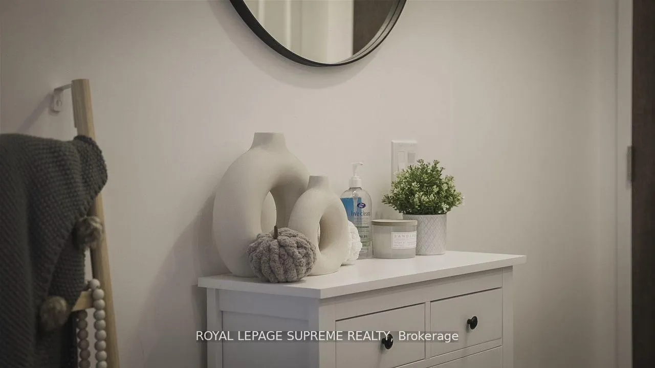 Photo 5 of Unit 414, 100 Eagle Rock Way, Vaughan, Maple — HOMEH