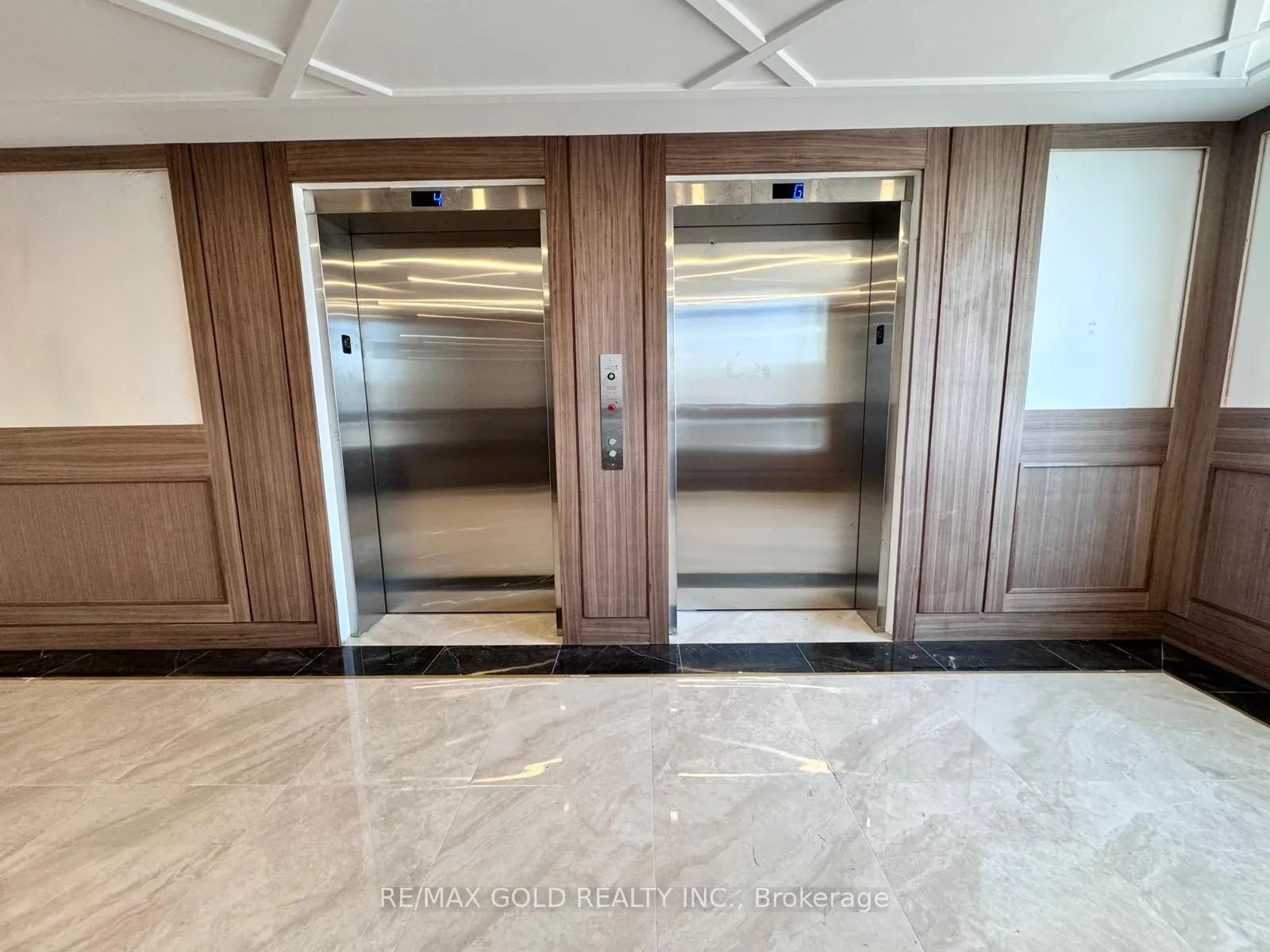 Photo 3 of 7549 Kalar Road, Niagara Falls, Brown — HOMEH