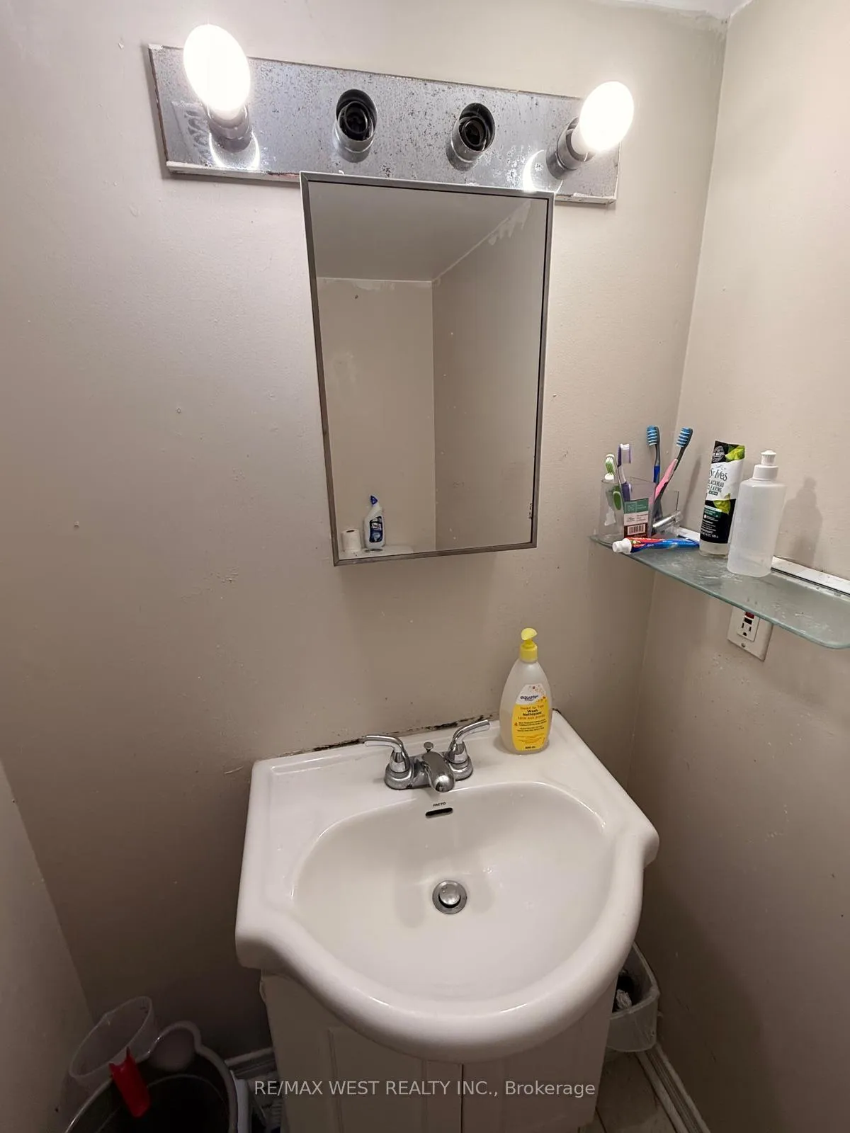 Photo 7 of Unit Bsmt, 49 Sandmere Avenue, Brampton, Heart Lake West — HOMEH