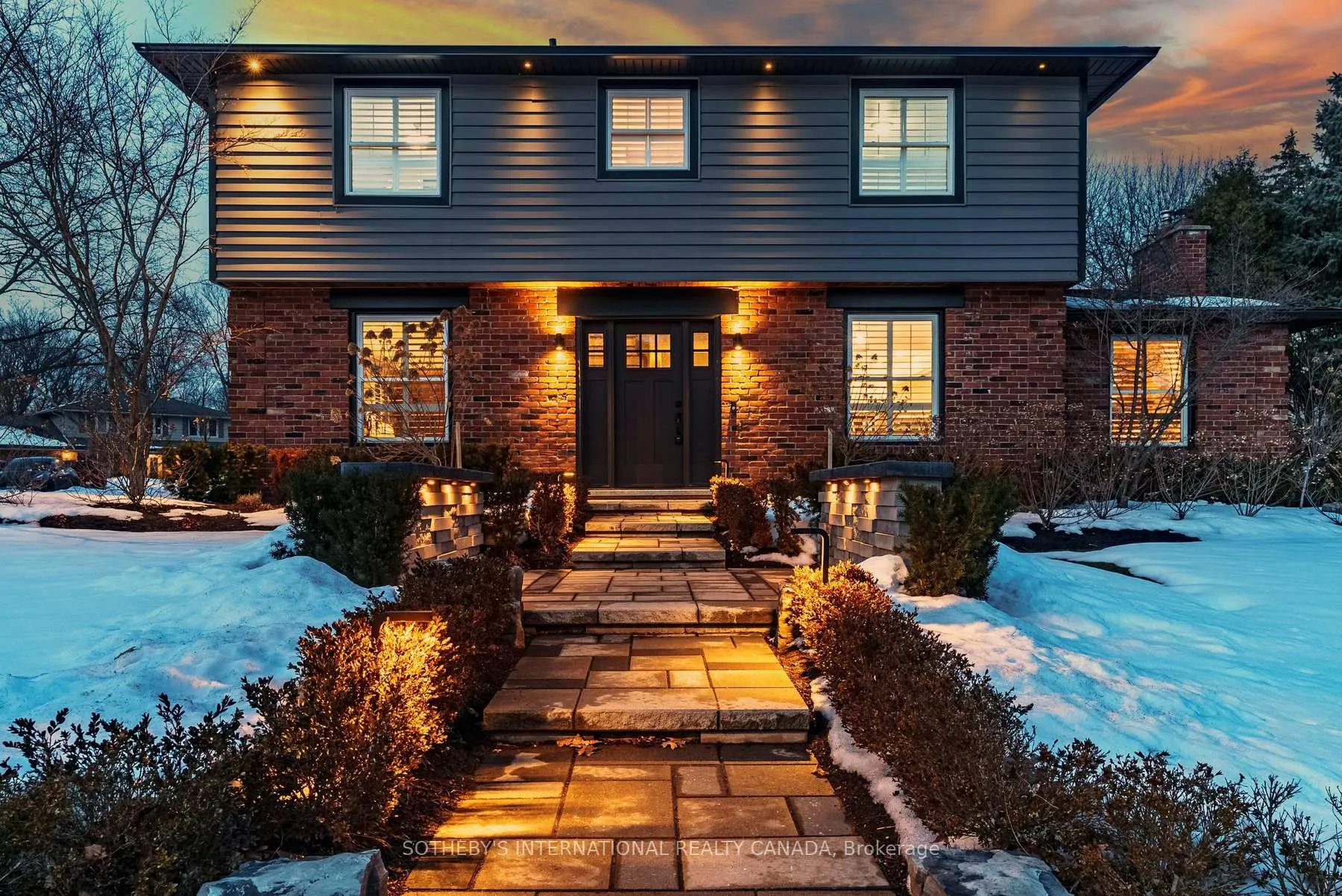 Photo 1 of 1905 Four Seasons Drive, Burlington, Tyandaga — HOMEH
