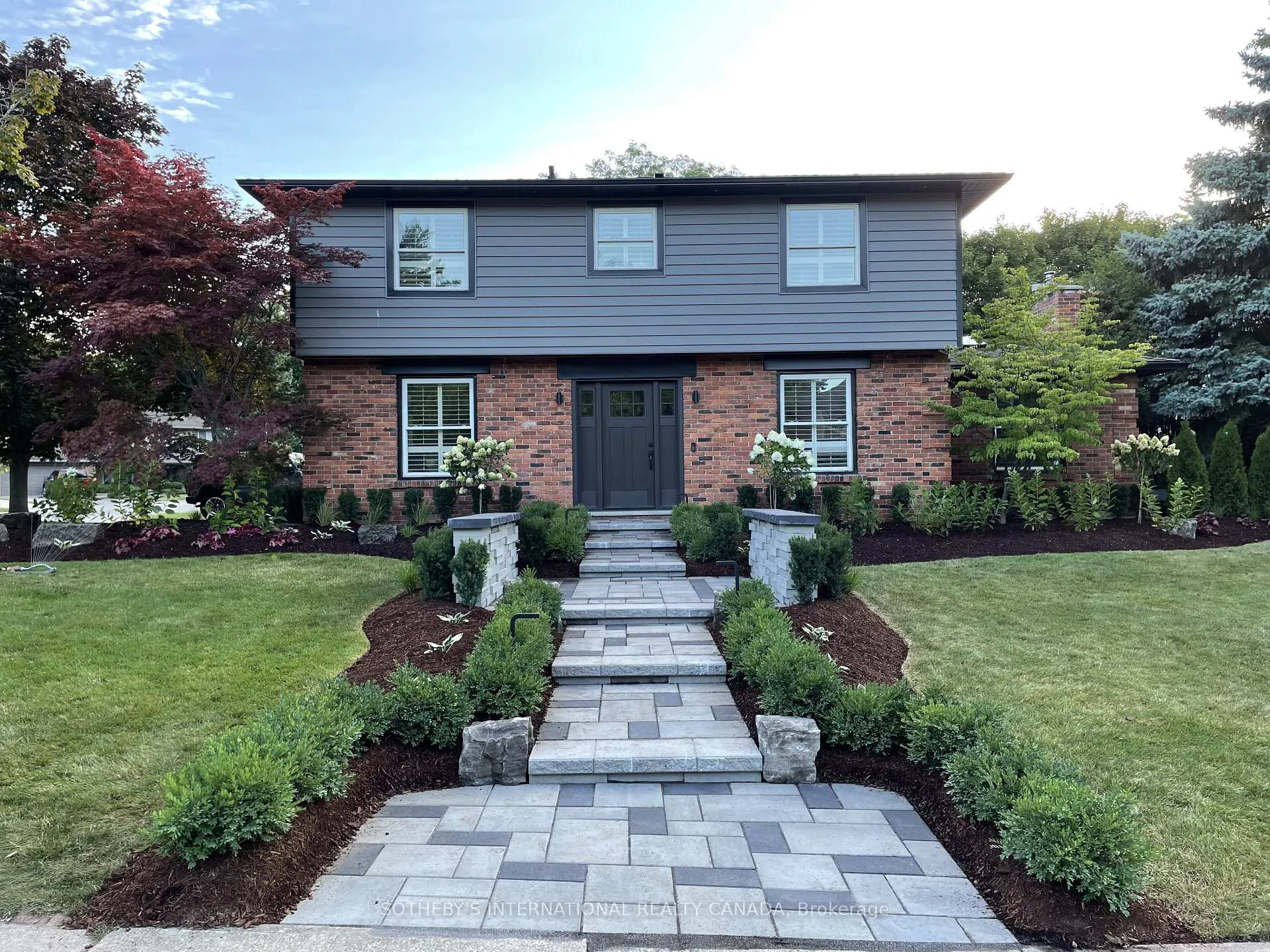Photo 3 of 1905 Four Seasons Drive, Burlington, Tyandaga — HOMEH