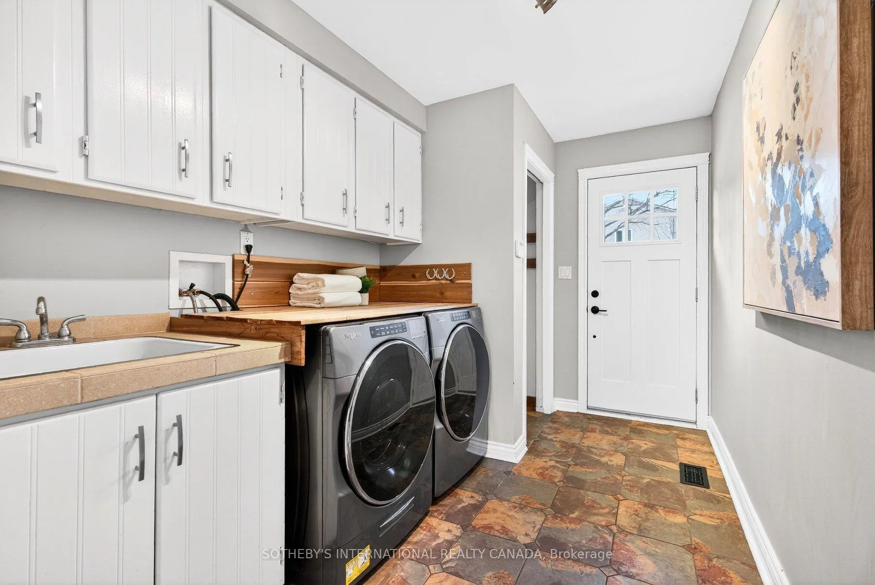 Photo 18 of 1905 Four Seasons Drive, Burlington, Tyandaga — HOMEH
