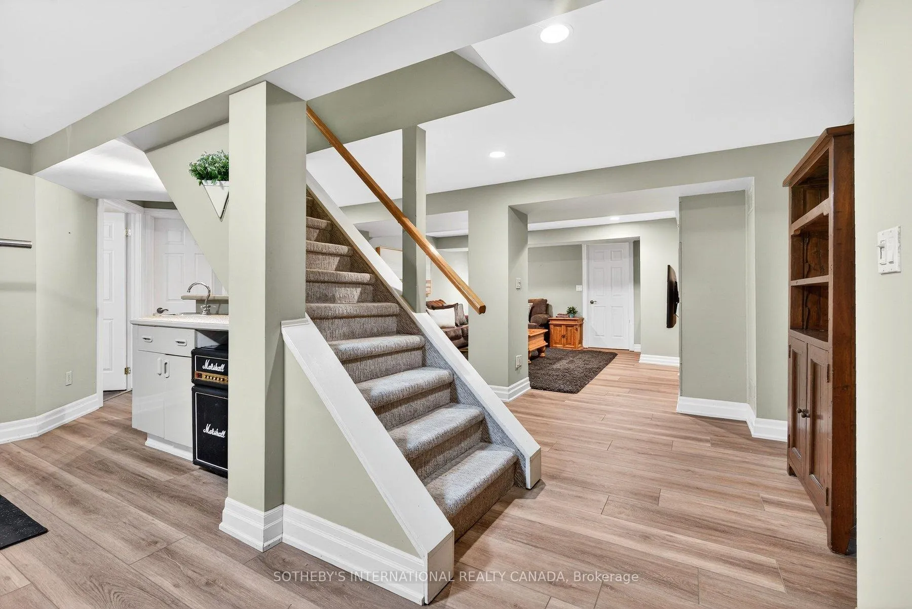 Photo 26 of 1905 Four Seasons Drive, Burlington, Tyandaga — HOMEH