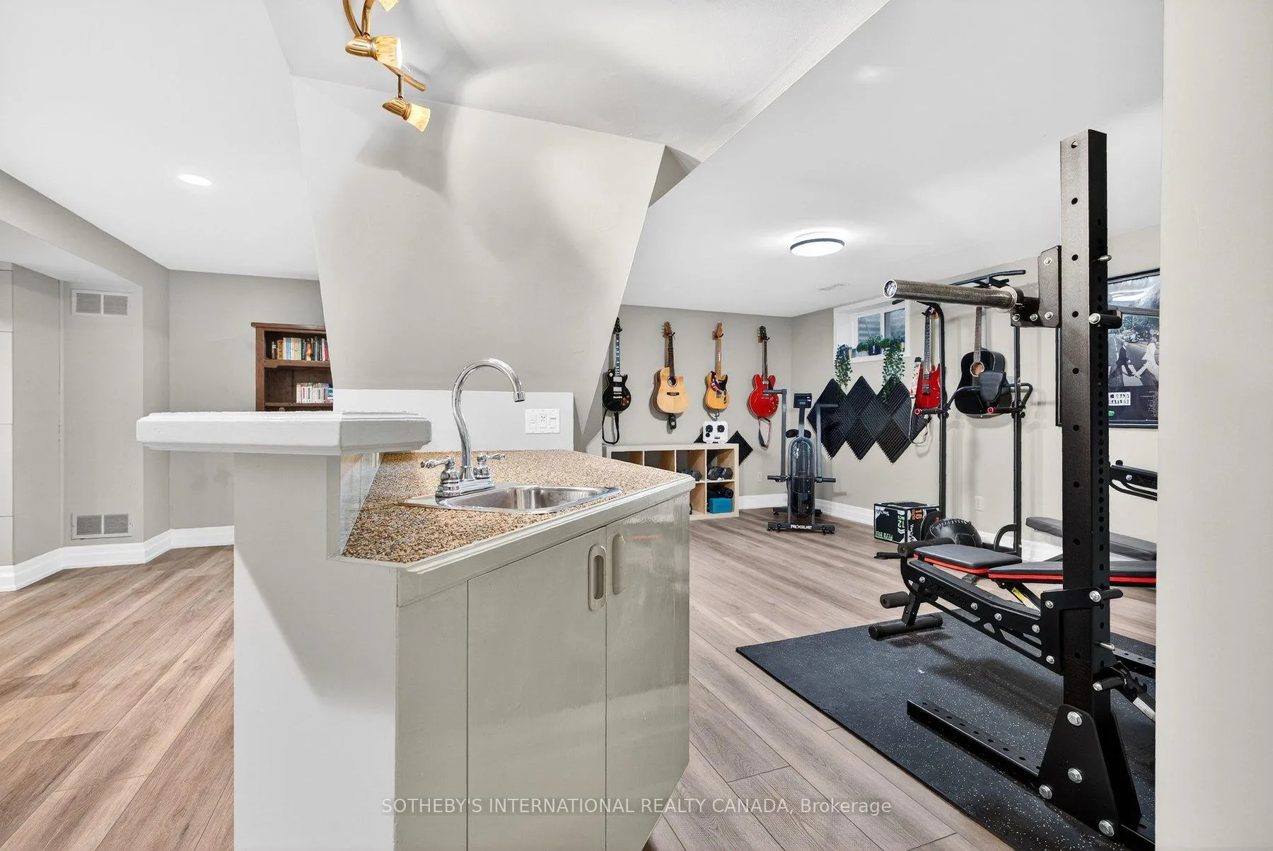 Photo 30 of 1905 Four Seasons Drive, Burlington, Tyandaga — HOMEH