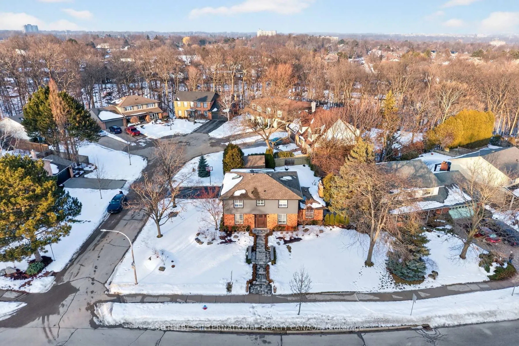 Photo 40 of 1905 Four Seasons Drive, Burlington, Tyandaga — HOMEH