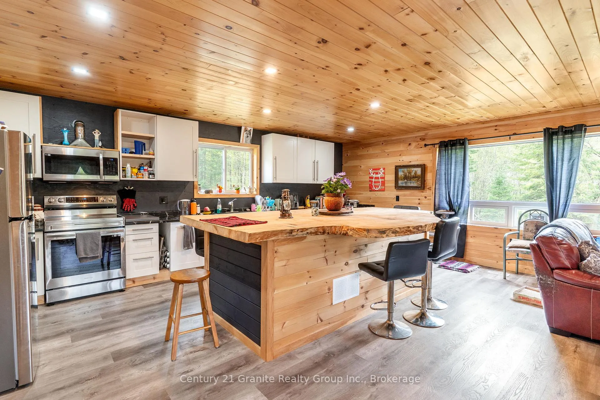 Photo 10 of 10498 Highway 118, Algonquin Highlands, Stanhope — HOMEH