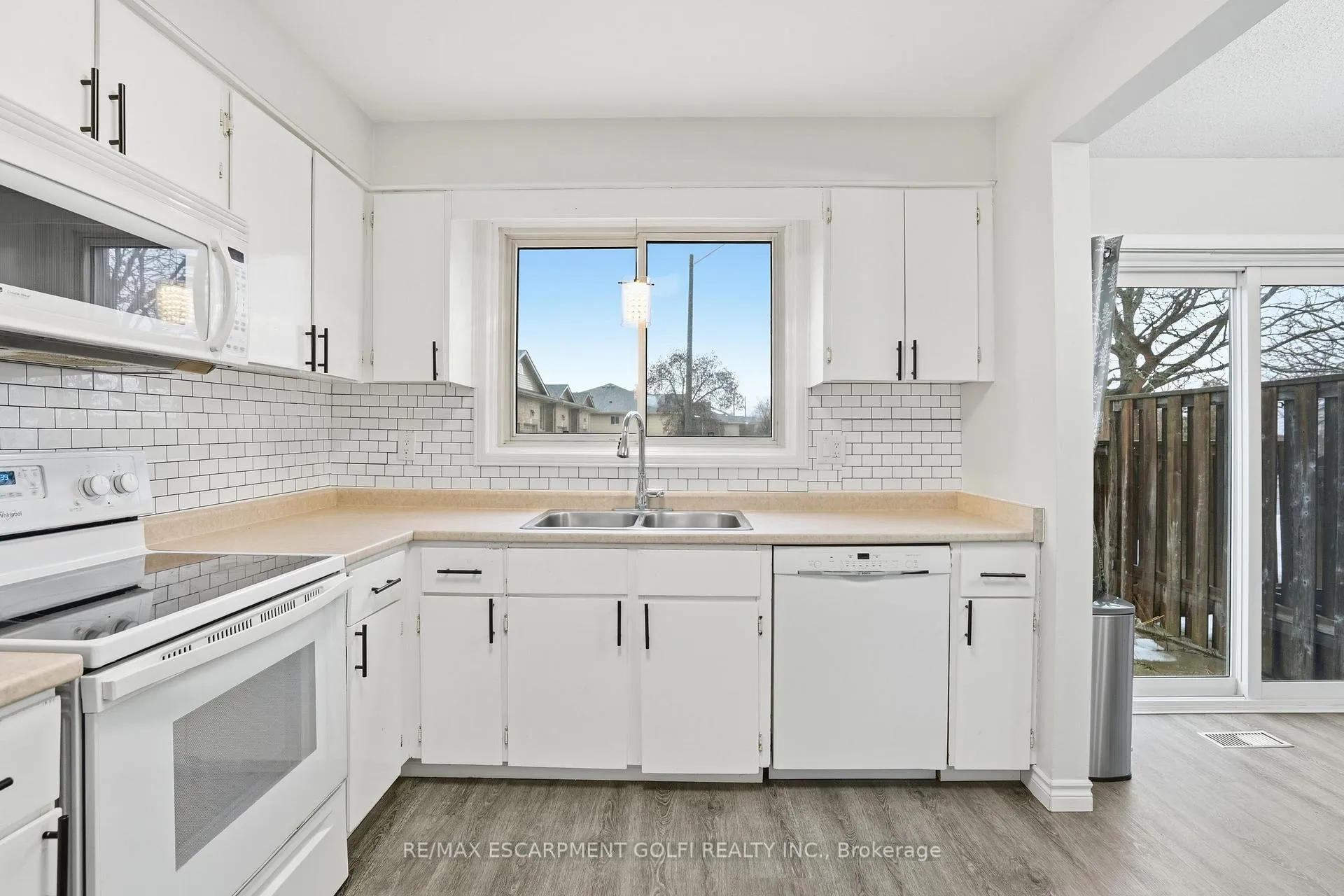 Photo 10 of Unit 10, 596 Grey Street, Brantford — HOMEH