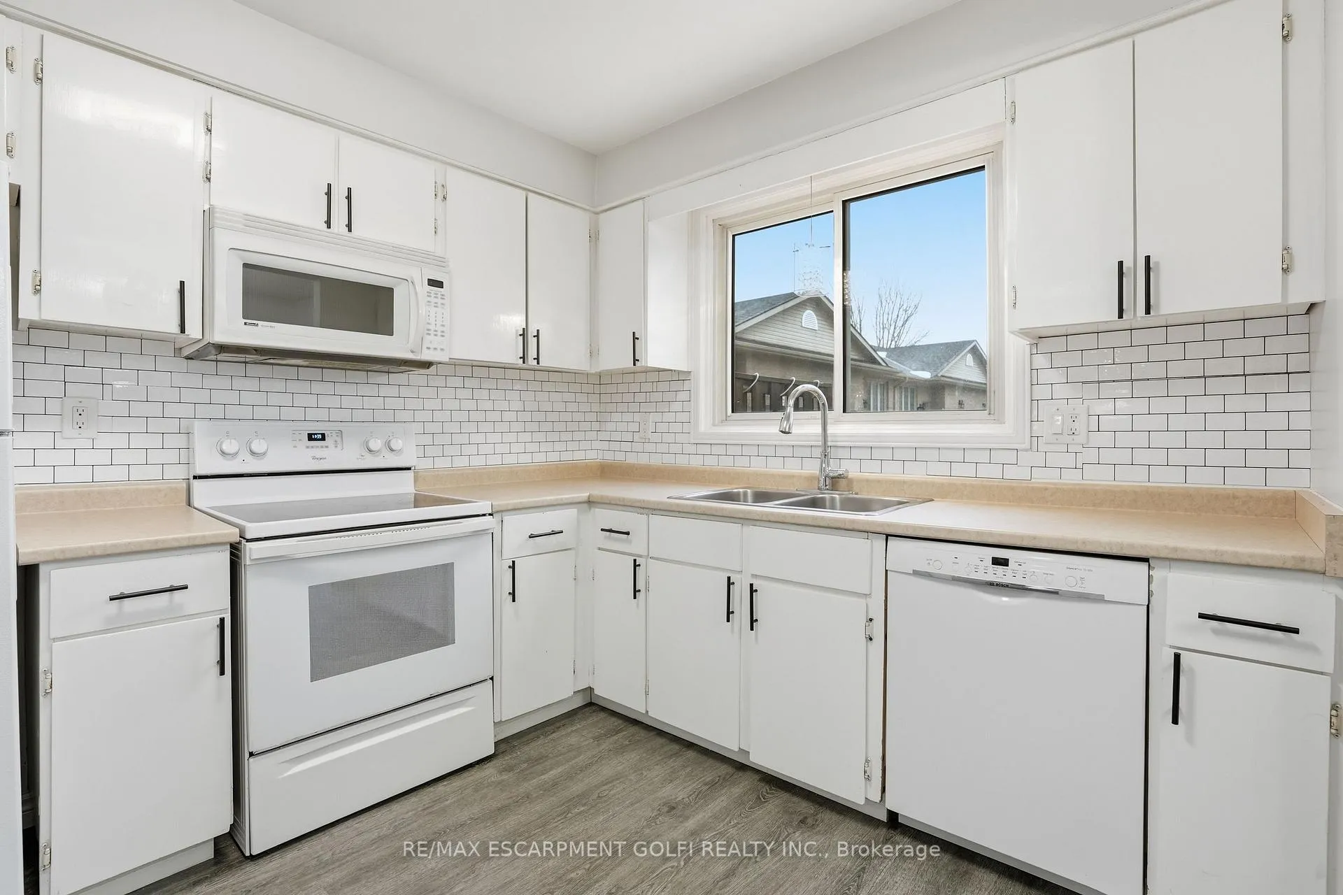 Photo 11 of Unit 10, 596 Grey Street, Brantford — HOMEH