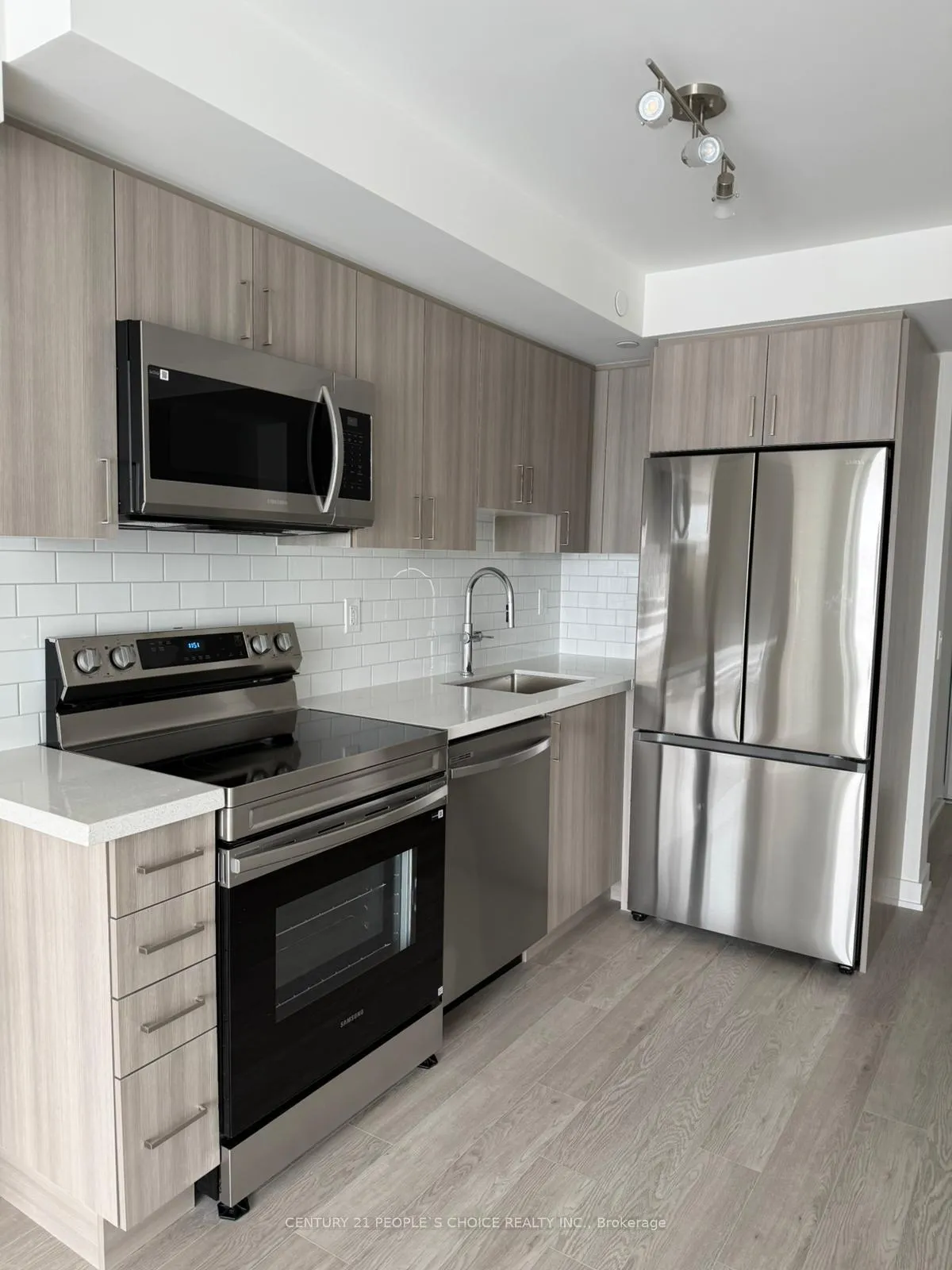 Photo 7 of Unit 1502, 1010 Sandy Beach Road, Pickering, Bay Ridges — HOMEH