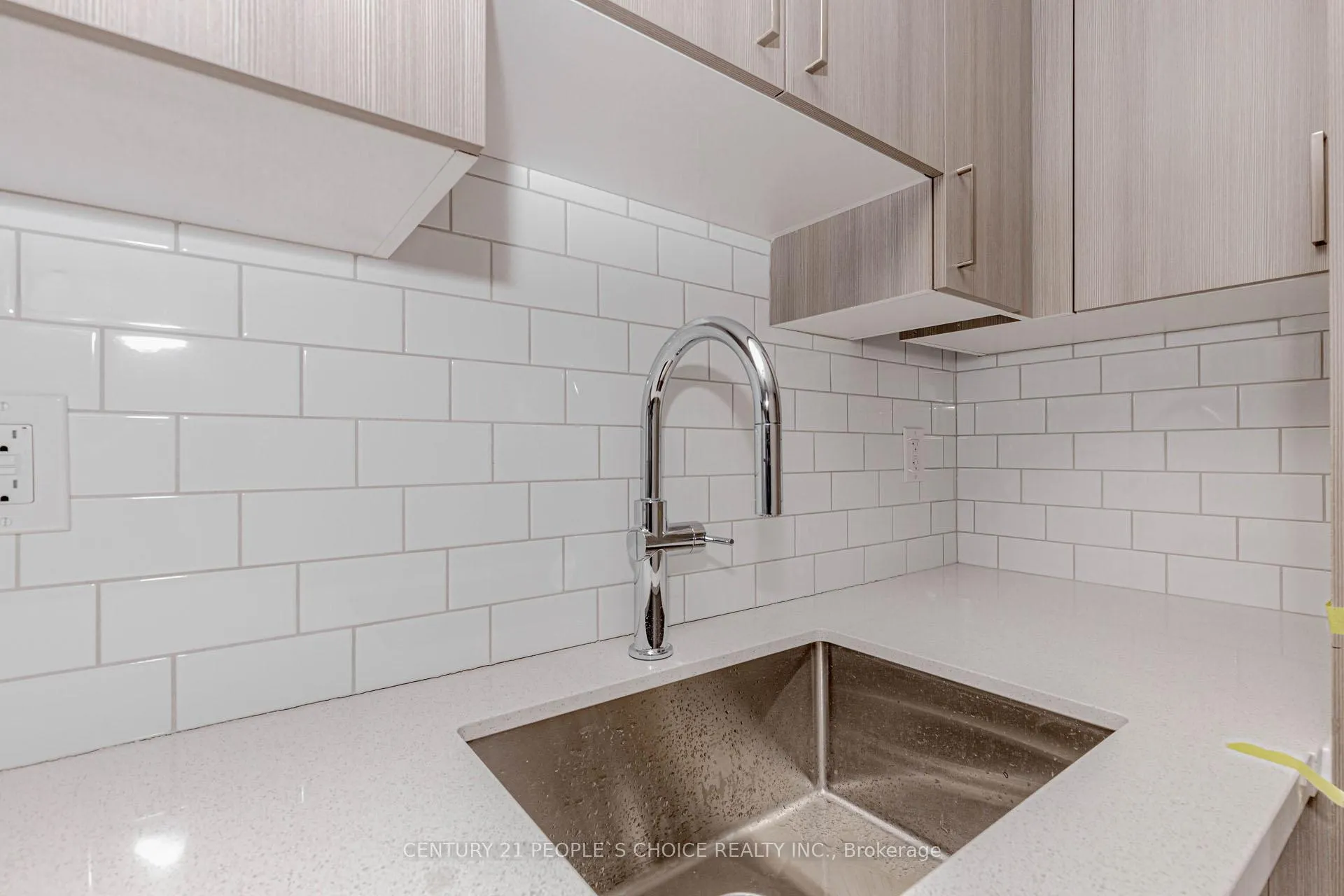 Photo 11 of Unit 1502, 1010 Sandy Beach Road, Pickering, Bay Ridges — HOMEH