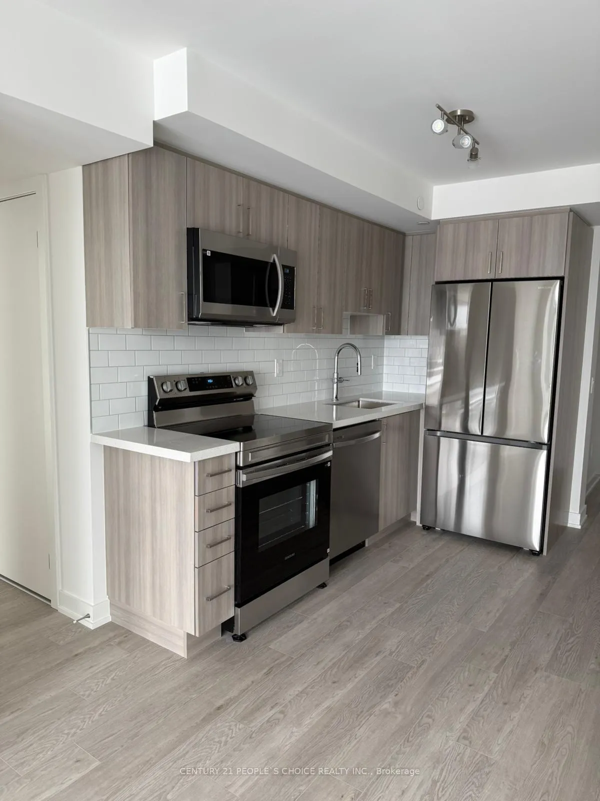Photo 14 of Unit 1502, 1010 Sandy Beach Road, Pickering, Bay Ridges — HOMEH