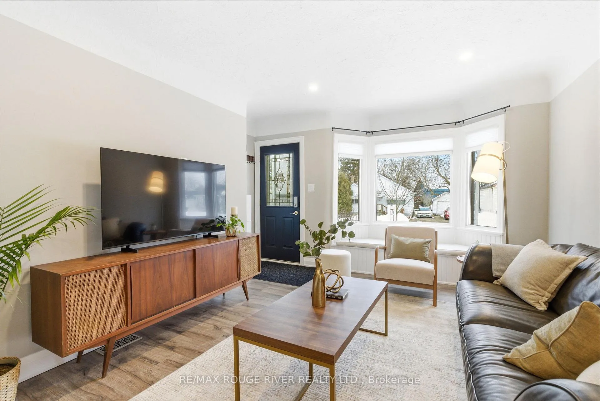 Photo 2 of 390 Division Street, Oshawa, O'Neill — HOMEH