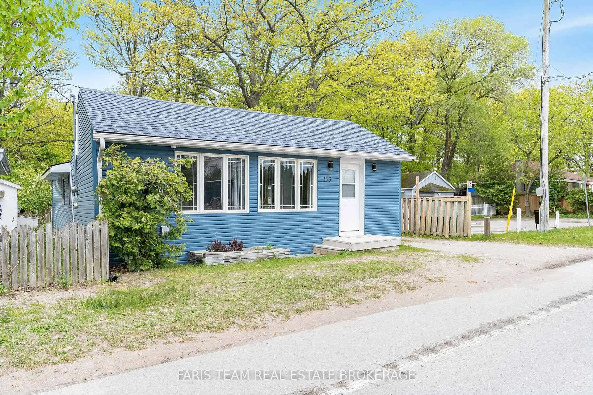 Photo 2 of 113 River Road E, Wasaga Beach — HOMEH