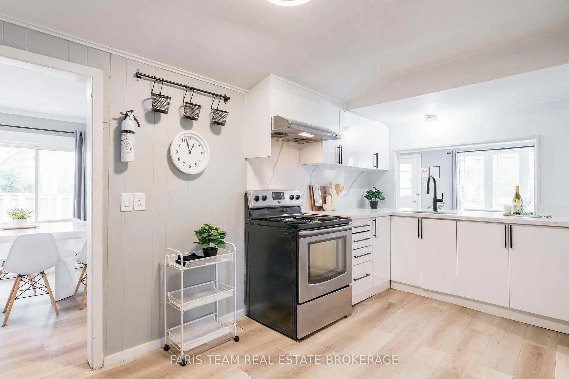 Photo 5 of 113 River Road E, Wasaga Beach — HOMEH