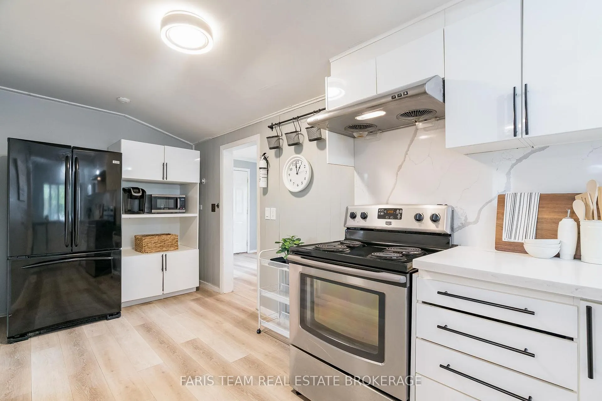 Photo 7 of 113 River Road E, Wasaga Beach — HOMEH