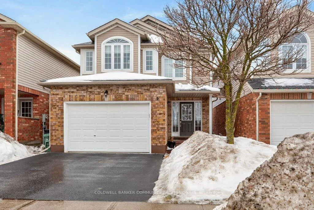 Photo 2 of 9 Gosling Gardens, Guelph, Clairfields/Hanlon Business Park — HOMEH