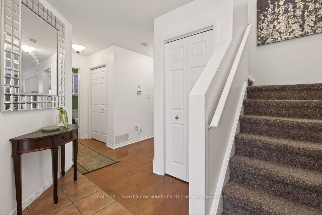 Photo 7 of 9 Gosling Gardens, Guelph, Clairfields/Hanlon Business Park — HOMEH