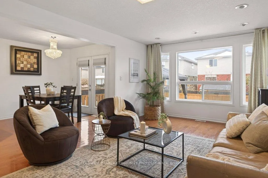 Photo 9 of 9 Gosling Gardens, Guelph, Clairfields/Hanlon Business Park — HOMEH
