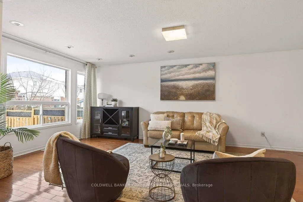Photo 14 of 9 Gosling Gardens, Guelph, Clairfields/Hanlon Business Park — HOMEH