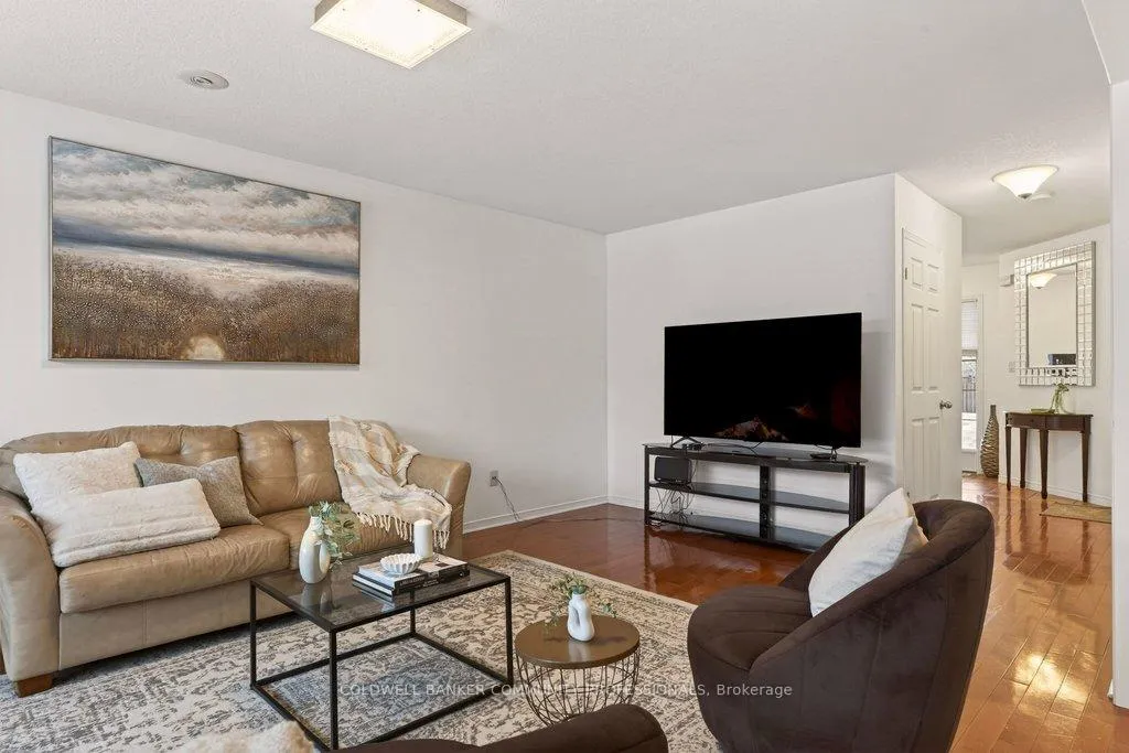 Photo 15 of 9 Gosling Gardens, Guelph, Clairfields/Hanlon Business Park — HOMEH