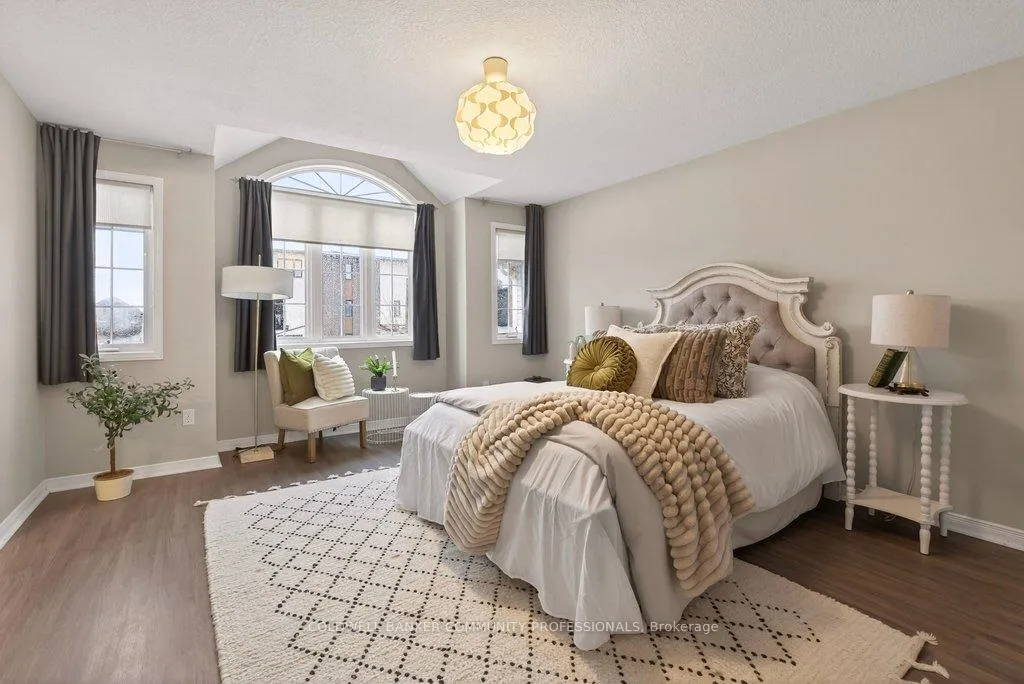 Photo 23 of 9 Gosling Gardens, Guelph, Clairfields/Hanlon Business Park — HOMEH